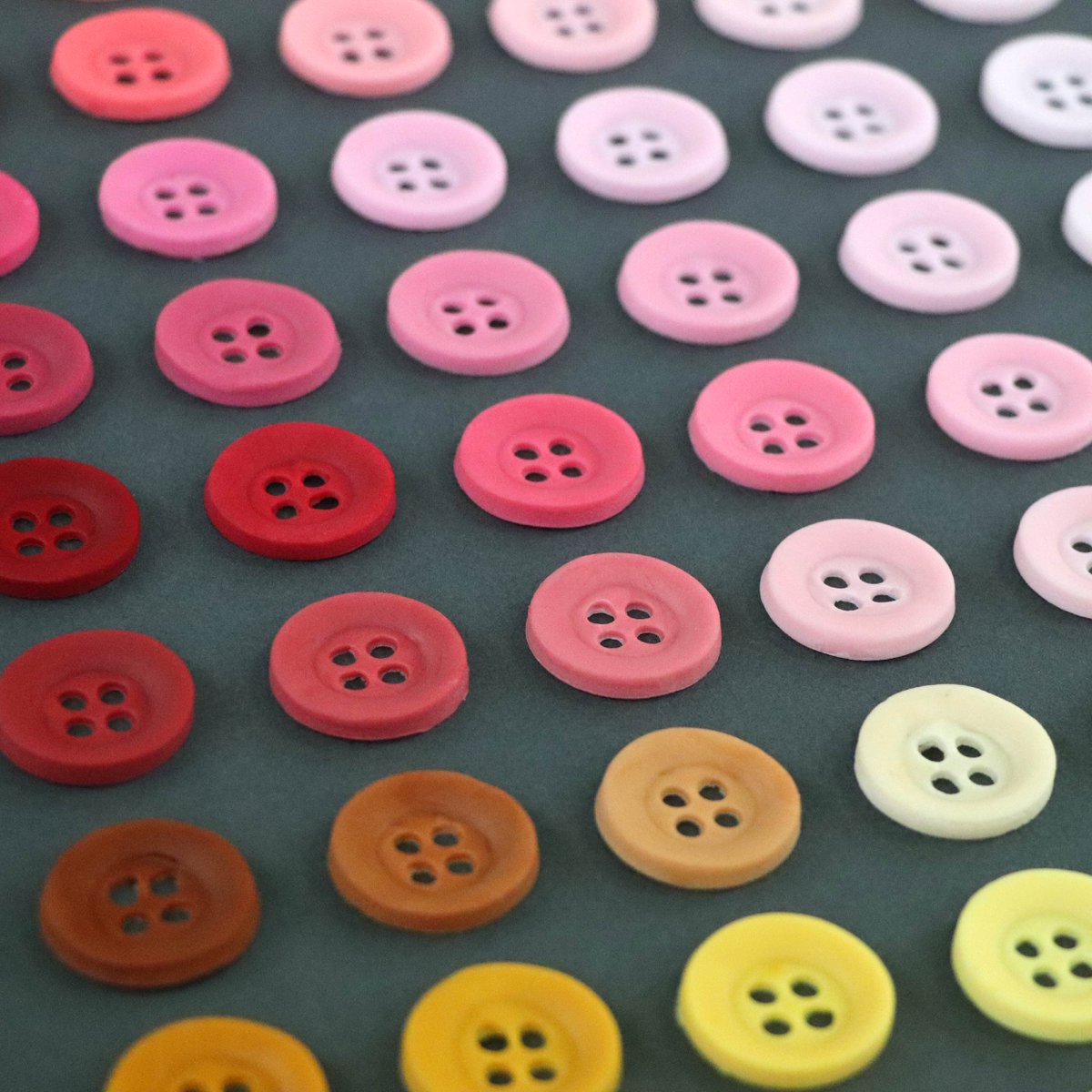 PMEcake's tweet image. Which is your favourite? Warm or cool tones? Let us know! 👇 #pmecake #baking #cakedecorating