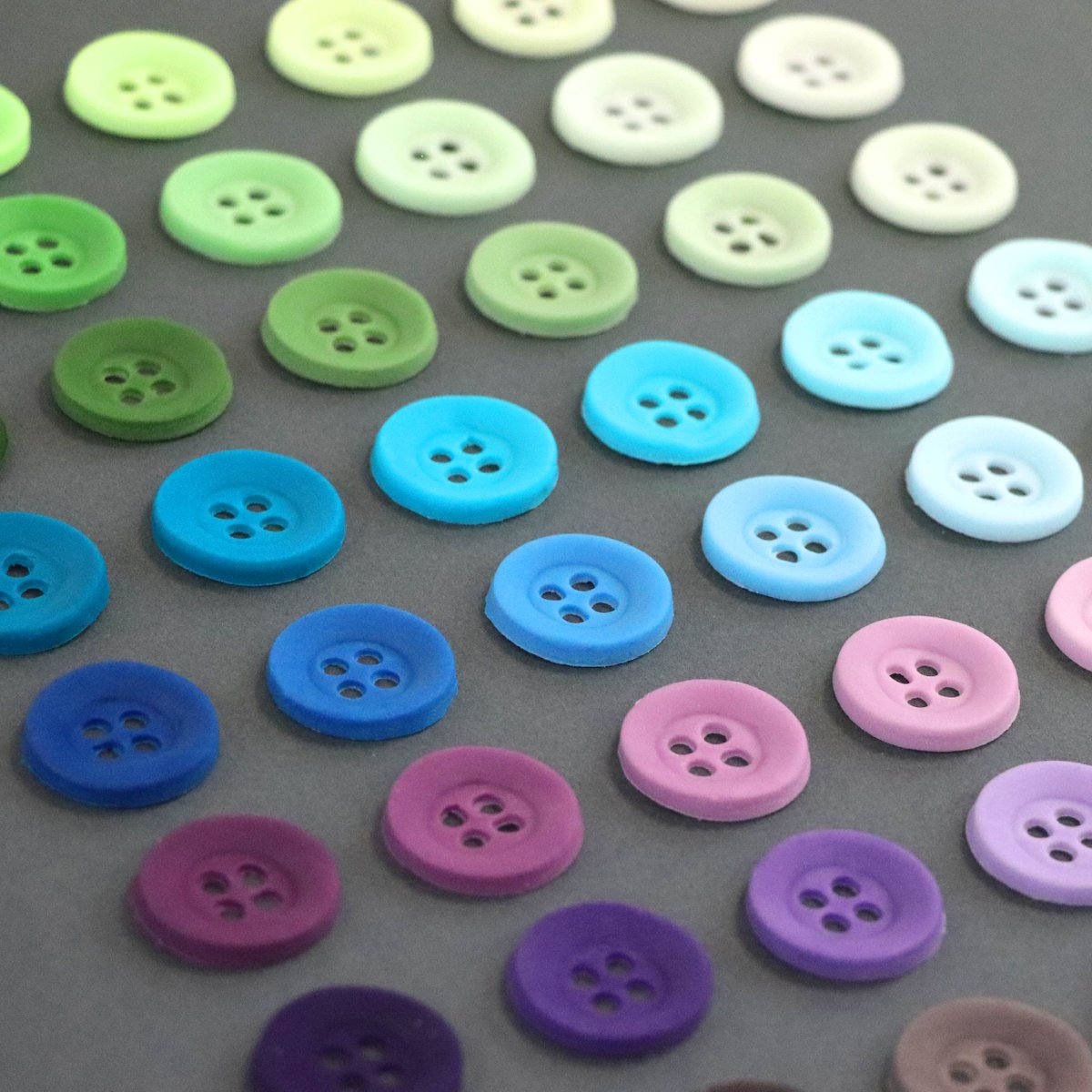 PMEcake's tweet image. Which is your favourite? Warm or cool tones? Let us know! 👇 #pmecake #baking #cakedecorating