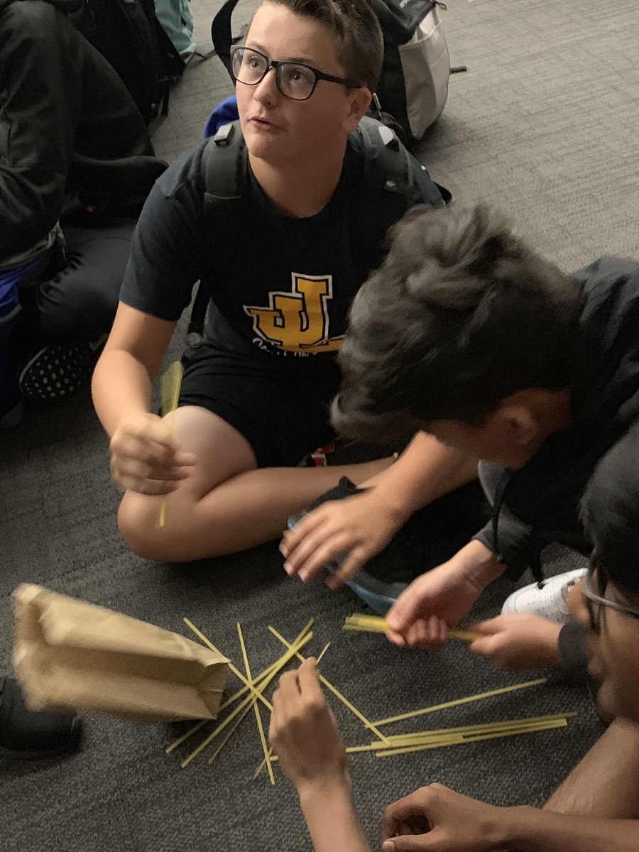 CorinneMercaldi's tweet image. Team work makes the dream work!! #towerchallenge #lawwelcomeday2019