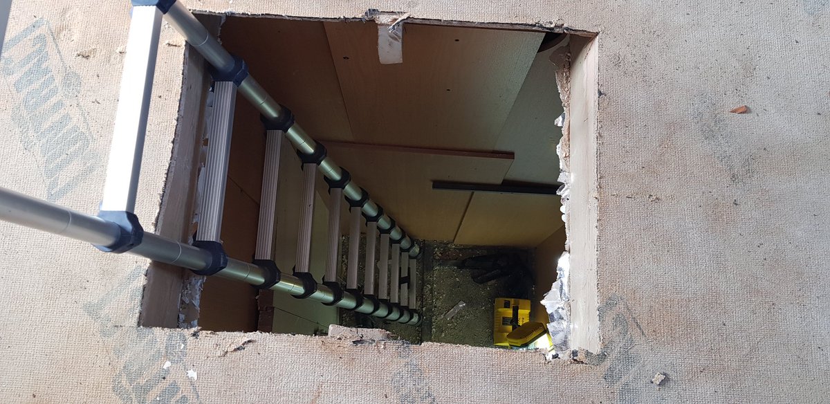 At today's simulation the
Casualty has been located and efforts being made to extricate through the collapsed structure. East,West and Kent fire and rescue working together as one team.