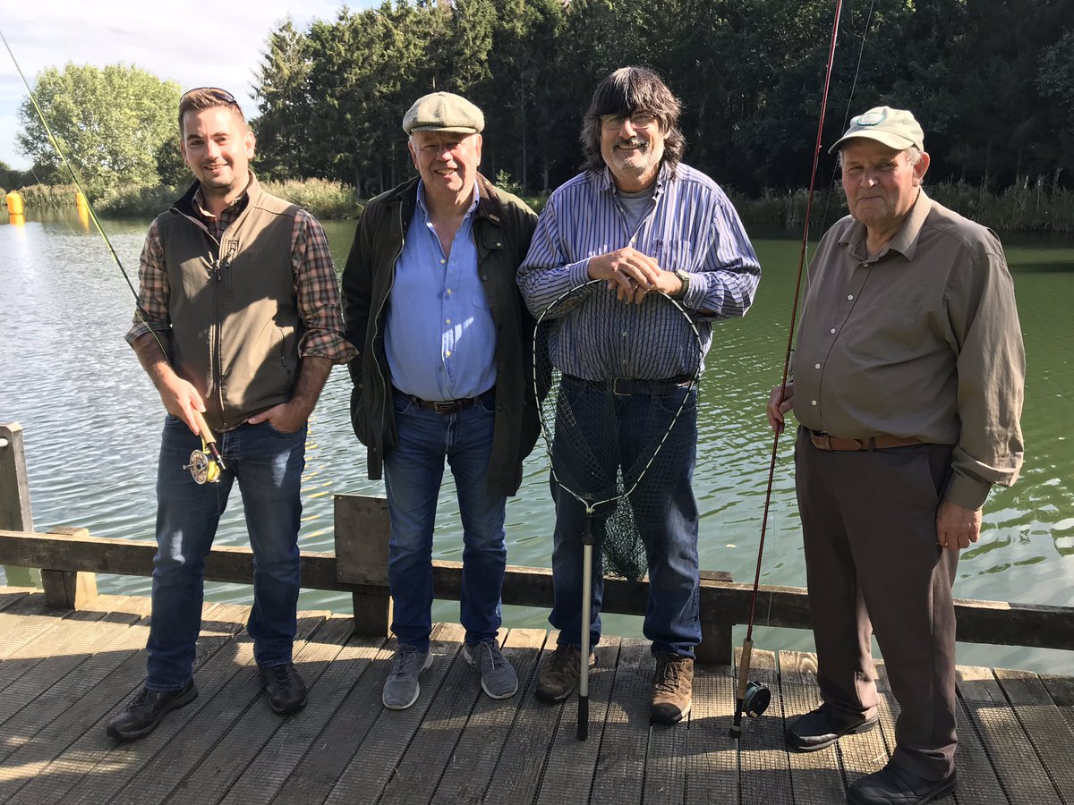 SybilRuscoe's tweet photo. On @BBCFarmingToday @BBCRadio4 6.30 Sat it’s #fishing &amp; #angling We’re at #LenchesLakes #Worcestershire #environment #flyfishing #trout #salmon #perch #pike #gonefishing #tightlines https://t.co/HCrPnw6kLZ