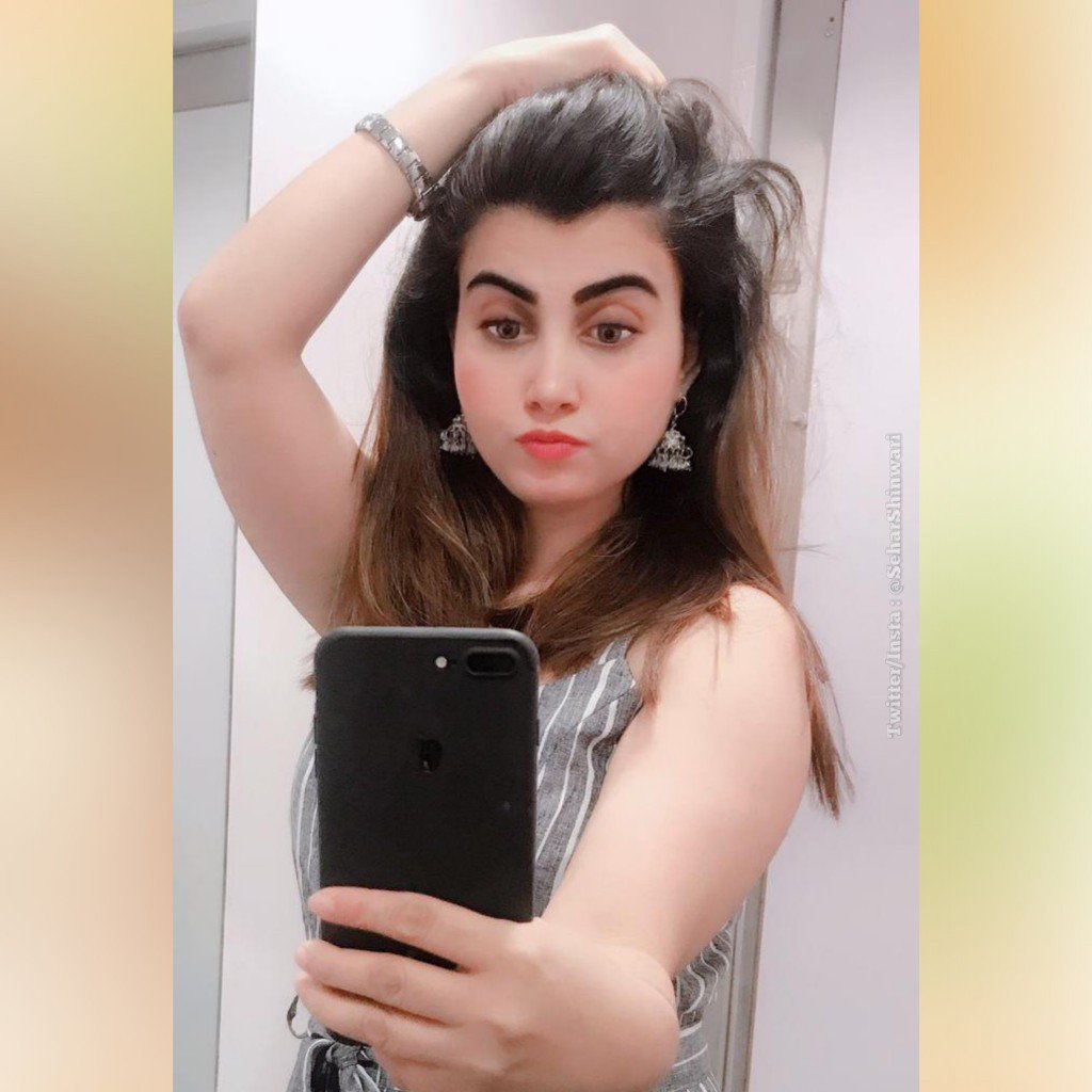 Sehar Shinwari on Twitter: "Now I've decided why should I live my life on  directions of other ? Why should I not set my own directions 😇  #NewProfilePic https://t.co/XQzQjpxrFH" / Twitter