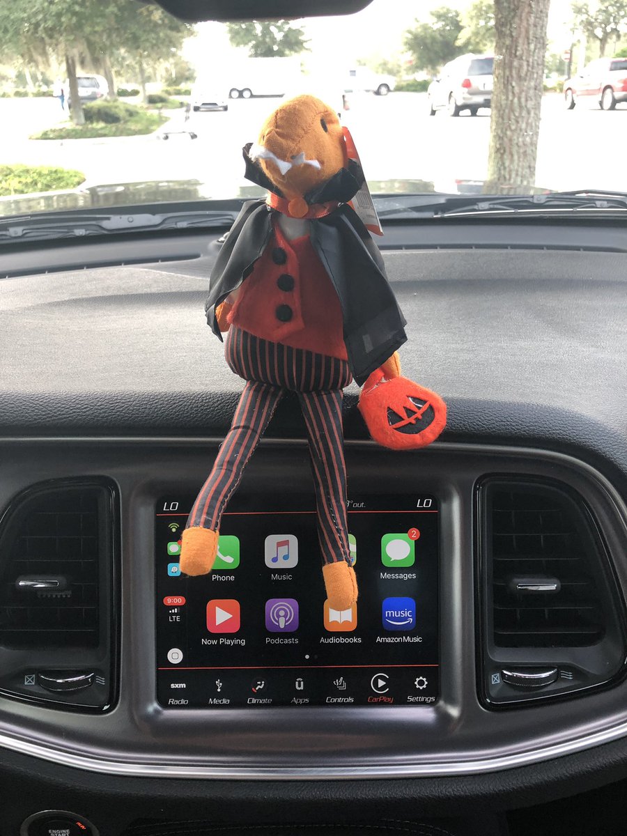 EtHM777's tweet photo. Now the Halloween season can officially begin!  @DinosaurDracula @sexyarmpit @purplestuffpod https://t.co/r84lQwcalg