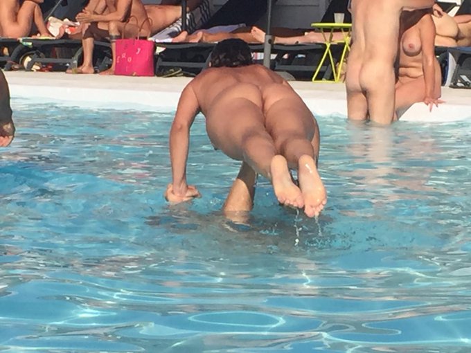 Le cirque de soleil au cap !!  Vous l'avez pas vu ?  Je vous mets une petite photo alors 😂😂  #DirtyDancing<a href="/tag/cirquedusoleil"class="tags"><span>#cirquedusoleil</span></a><a href="/tag/dirtydancing"class="tags"><span>#dirtydancing</span></a>