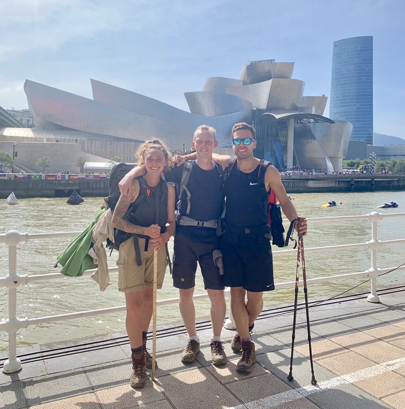 AlbertRC_'s tweet photo. Parada del #caminodelnorte en Bilbao para ver el #redbullcliffdiving 💪🏼💪🏼 https://t.co/8Z0coWbLFt