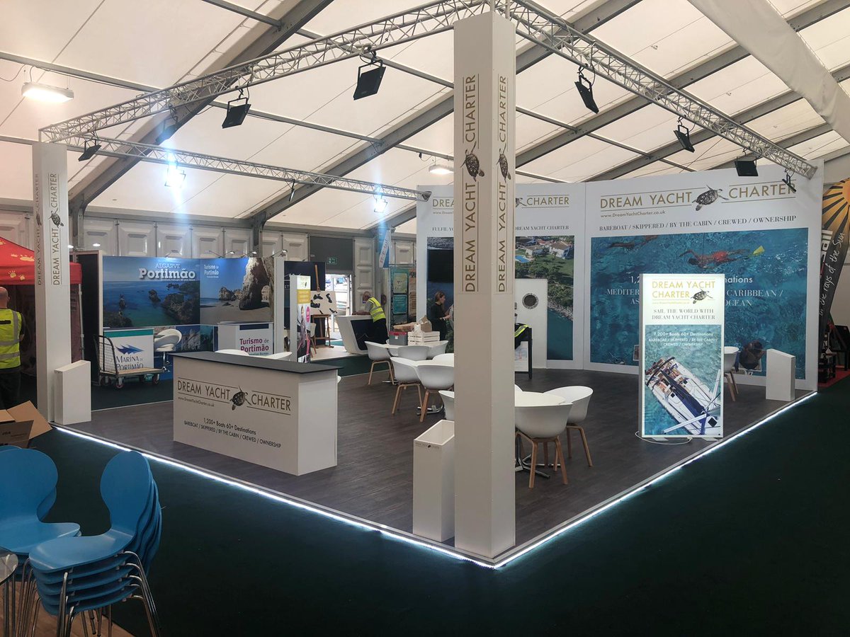 ExhibitionVis's tweet photo. @SotonBoatShow is in full swing as we head into the weekend, have a great weekend and a fantastic show guys 😎⛵️ @DYC_UK @LateSail #exhibitions #standbuild #mayflower #southamptonboatshow #boatsales https://t.co/QdqY5q8sli