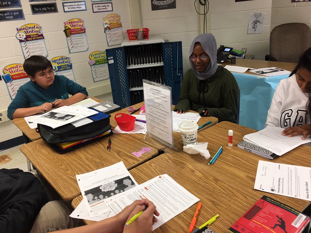 MsJRoman's tweet photo. Readers Circle! Don’t you just love when students are engaged and using the resources available for them? I did this activity with my AAP yesterday and today with my Gen Ed. With the provided scaffolds, everyone had a successful conversation about the articles!!! ❤️ 📖 https://t.co/Ij1xPho7cK