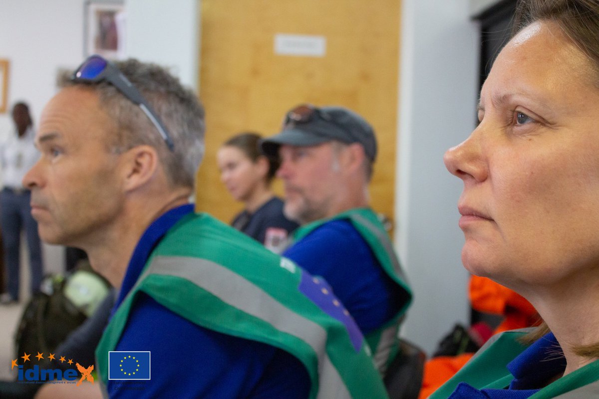 idmex_eu's tweet photo. #MeetTheGreenVests
Ghosts of the exercise, yet its key component: The Trainers of the EU Caribbean Coast Exercise 2019 shadow their designated international teams and only intervene to guide when urgently necessary. #CC2019 #IDMEX #EU #SimEx https://t.co/FGS8RS1Hrw
