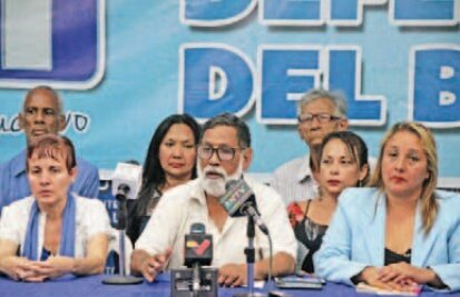 APROficialVe's tweet photo. #13Sep Presidente @NicolasMaduro el lunes pasado fuí vocero de la rueda de prensa de Patria Para Todos (PPT). Les propuse al Ministro de Salud, Carlos Alvarado y al Ministro del Transporte, Hipólito Abreu, que juntos con las organizaciones, movimientos y partidos patriotas, https://t.co/EssUyDZp39