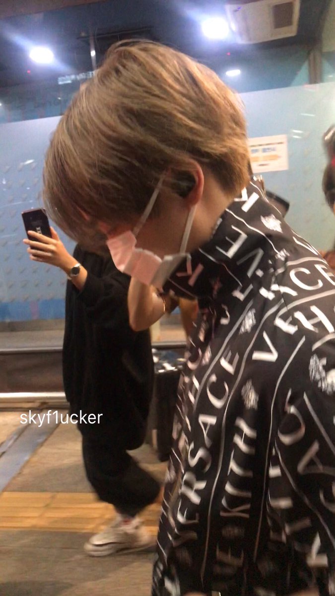 190913 GMP 도착
#iKON #jinhwan #JINHWAN #진환 #김진환 #ジナン
chu～👄석 지난💓