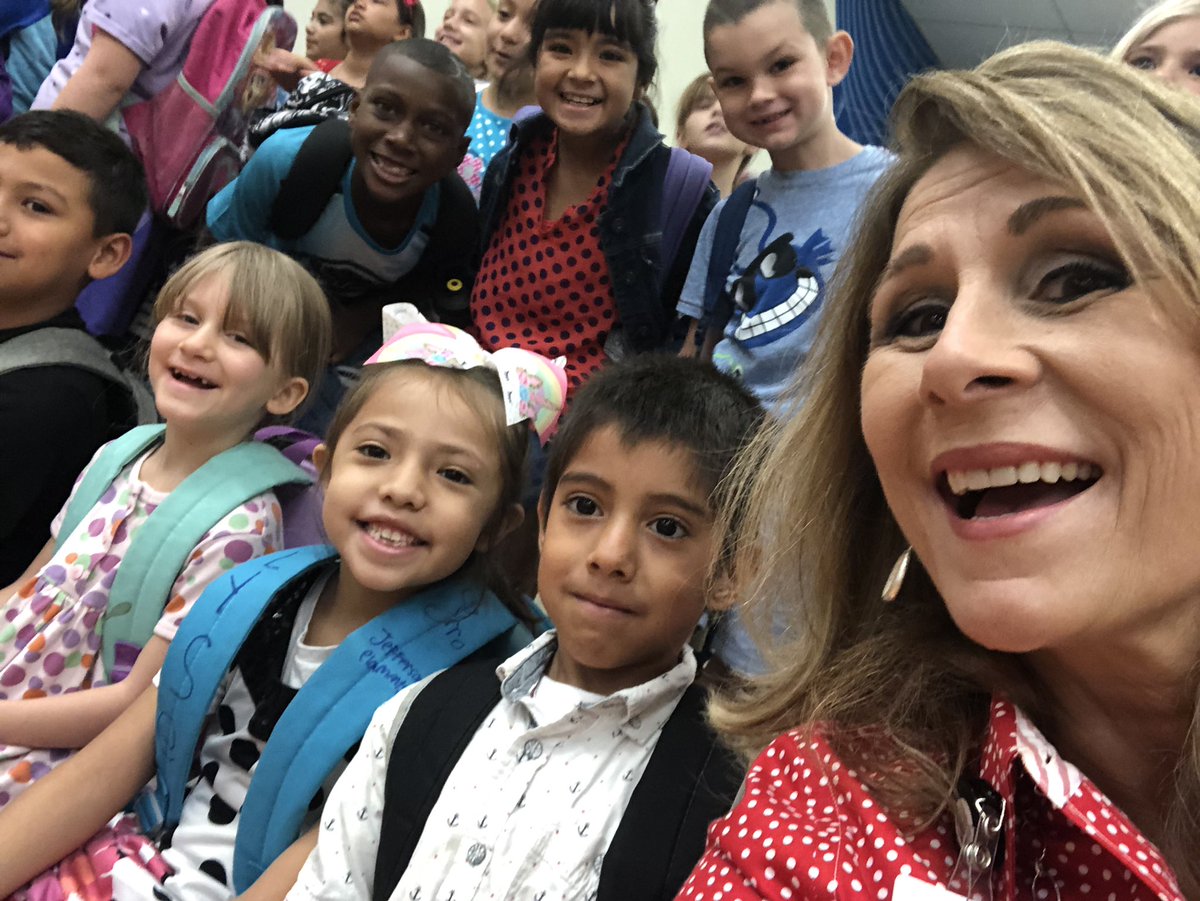 I had the best time this morning reading The Dot book to Jefferson Elementary School . Super students and super staff!!!!! #MatadorFamily  #NationalDotDay