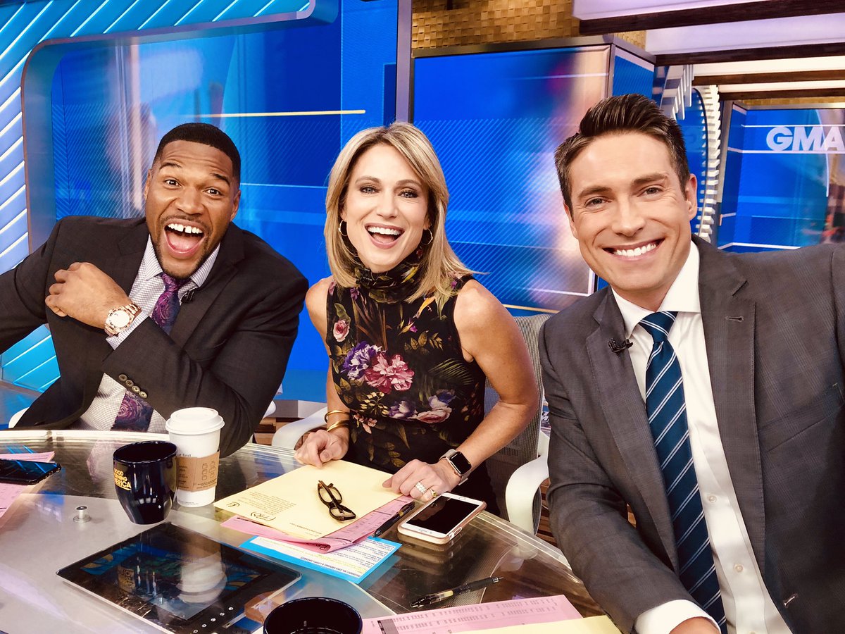 WhitJohnson's tweet photo. HAPPY FRIDAY (especially @michaelstrahan)!! Filling in on the @GMA desk in NY. Big morning of #ABCDemDebate coverage. @arobach @ABC https://t.co/0xK620kq3T