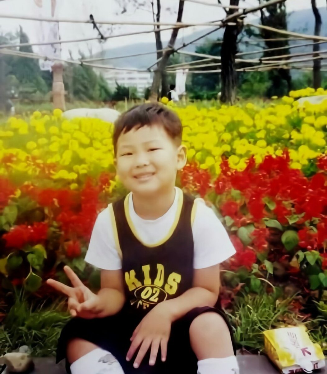 tyathanesia's tweet photo. @jnjngkkmnyng @bangtanunchh @fxorud30 @iirastiyani @Dianayuuu4 @Swt_jjkpjm @noonaKookoo @jeonbunnyyy_ @taeteagreentae @Reskyandr1 @kartika170801 @Fakhitajs1 @strowberipie @hia_hk @diosi_putri @tttetic @bucinseokjinnie @Kindraannn @chimmtchaa @alwayslapar @taranzbunny @meowgi31 @Idaa47907555 @Riizkarahma_ @7cheonsa0988 @rockjin1204 @reskyandrr @cndyarlv @iniakutripi @kumisnyabangtan @Putridwistar @kookie01_25 @rizkafauzia15 @flavotaee @denzkj @arinahusni93 @parkseoknil @ethrealepiphany @rizkaarahma_ @taeaddict @Jungsoekbin0988 @BTS_twt I hate you Seoul
#OurJooniverse
#HappyNamuDay
#WeLiveSoWeLoveRM
#OurMoonchildRM
#TheRainInOurDesert
#FlyWithRM
#RMGalaxyDay https://t.co/RoZtoM7t4M