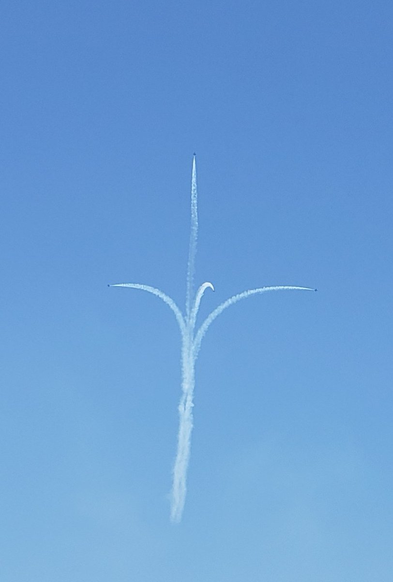 Nothing more Anerican than watching the Blue Angel's practice over Pensacola Bay! Thank you for your service. #blueangels #precision #