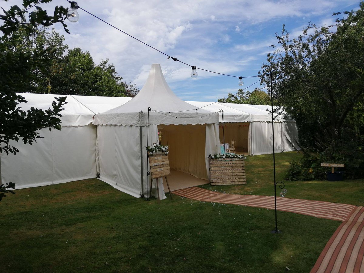 weatherfieldmar's tweet photo. A magical setting for a small and intimate wedding at the end of August.
#Marquee #MarqueeHireNorfolk #FrameMarquee #Pagoda #PagodaMarquee #ChineseHat #ChineseHatMarquee #Bunting #SmallAndIntimateWedding #Wedding #MarqueeWedding #FestoonLights #Festoons #ShepherdCrooks https://t.co/8K4hhlpi7a
