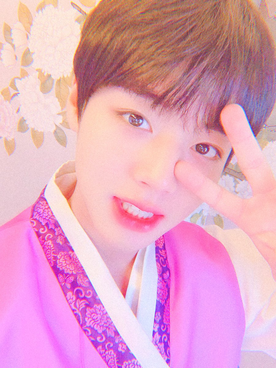 apeachywink's tweet photo. ❤️🐶 Daily Nielwink 🐰❤️ https://t.co/vUc2ZFsC4o
