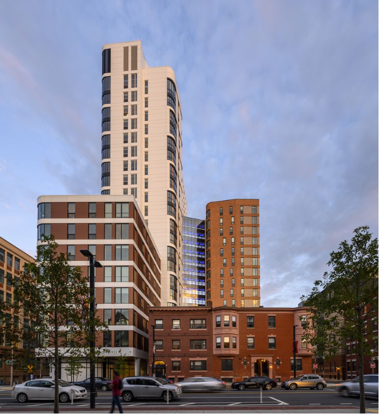 Quite a celebration to mark the official opening of the LightView Apartments <a href="/Northeastern/">Northeastern University</a> this week. A great team effort w/ <a href="/Northeastern/">Northeastern University</a> <a href="/Cube3Studio/">CUBE 3</a> <a href="/AmericanCampus/">American Campus</a> and more! #studenthousing #ElkusManfrediProject More via @CurbedBoston: boston.curbed.com/boston-develop…