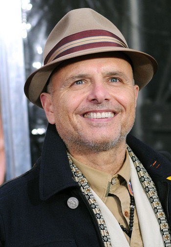 Happy Birthday to one of my favorite actors. 
Joe Pantoliano, even when he\s the Bad guy, cute. 