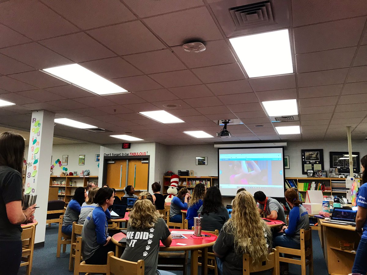 sara_hendrix4's tweet photo. This morning mentors and new teachers were using @nearpod to dig deeper into what it looks like to start a lesson! My favorite was seeing video clips from teachers using @goswivl and then sharing ideas on how they’ll use this learning their classrooms! #cmcssinduction https://t.co/YetaSgxPKv