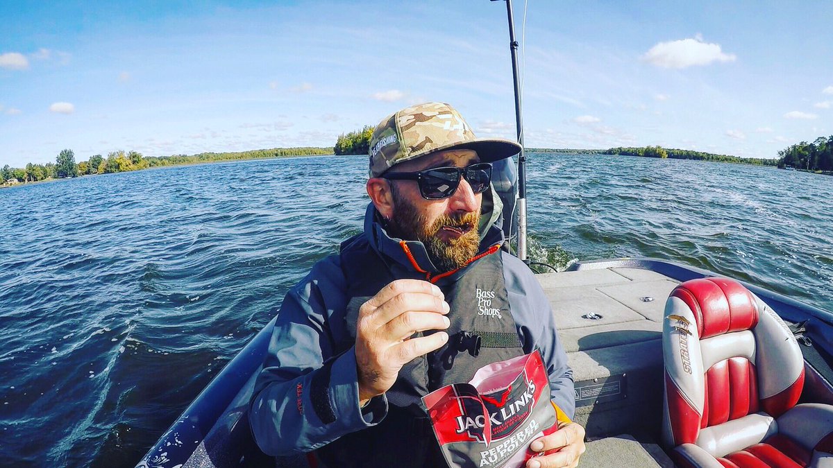 ianwestBLO's tweet photo. When you need a snack on the commute to the office.... #jacklinkscan #feedyourwildside #jacklinksambassador https://t.co/hmnxEYZIY4