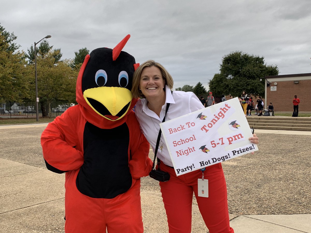 Mrs. Meadows and Corky are looking forward to seeing all the Corkran Middle families tonight for our famous back to school night block party!!! @TravelinMeadows <a href="/CorkranMSAACPS/">CorkranMSAACPS</a> <a href="/AVIDCorkran/">AVID@Corkran</a> #AACPSAwesome