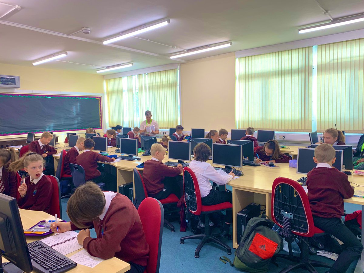 linsladeschool's tweet image. What a great end to our first full week back- lots of learning taking place all around our school! #EPIClearning @mjpGibbs @AJRAllModCons @ChilternLT