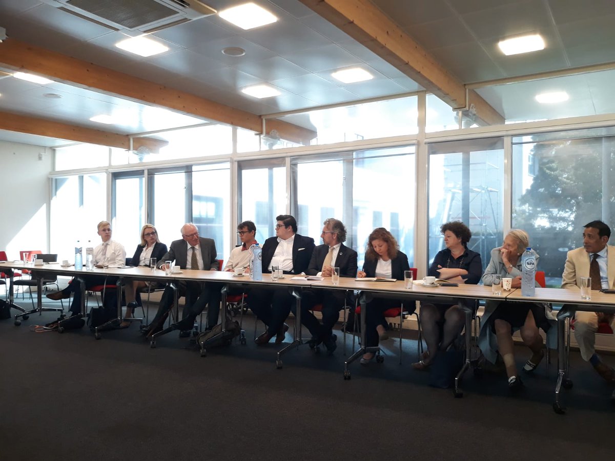 B_Predescu's tweet photo. A great pleasure to deliver a lecture on results of #EU2019RO upon invitation of @CLEER_research. Enriching exchange of views with dr. @JorisLarik of @UniLeiden and an expert audience. Thanks to dr.@EvaKassoti and @TMCAsser .
@MAERomania https://t.co/qPOjzlMiLZ