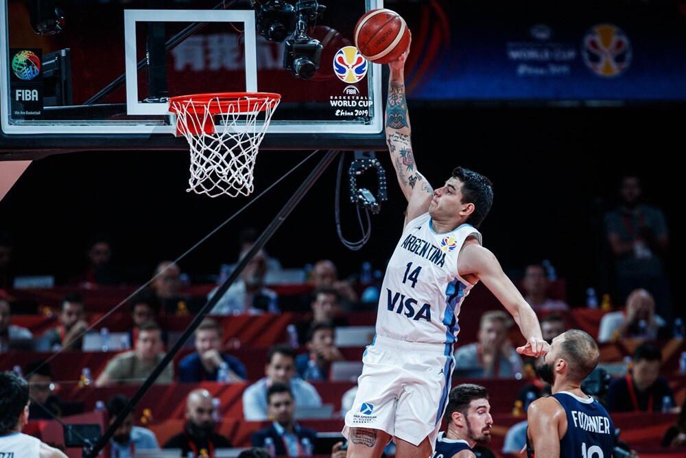 CASLABasquet's tweet photo. 🏆🇨🇳 ¡Argentina🇦🇷 hace historia!

Venció a Francia🇫🇷 por 80-66 y se metió en la Final de la Copa del Mundo  ante España🇪🇸. 

¡Tremendo equipo! ¡Son unos grosos!
👏👏👏👏👏👏👏👏👏👏👏👏👏 https://t.co/fb3NTccI67
