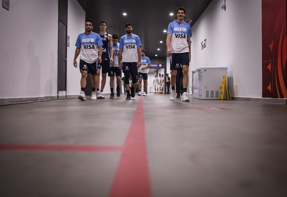 Gracias Equipo !!!
Argentina ha sido el equipo que mejor basket ha jugado en la <a href="/FIBAWC/">FIBA Basketball World Cup 🏆</a> en defensa y en ataque, igual que en 2002.
Gloria eterna para los jugadores y el Cuerpo Técnico. 🇦🇷🏀♥️