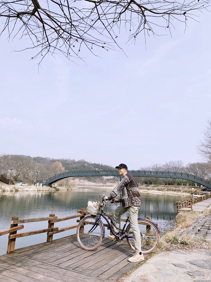 PeonyPeachFW's tweet photo. 생일 인사말
다른 달에 근무하고 있습니까?
너무보고 싶어
건강을 기원합니다 아프지 않고 열이 나지 않음 모든 경기에서 이기고 싶습니다 그리고 더 숙련되기 잘 생겼다. 
#kimnumjun 😸😺🌕🌝
12/09 https://t.co/PFG3f2sk2B