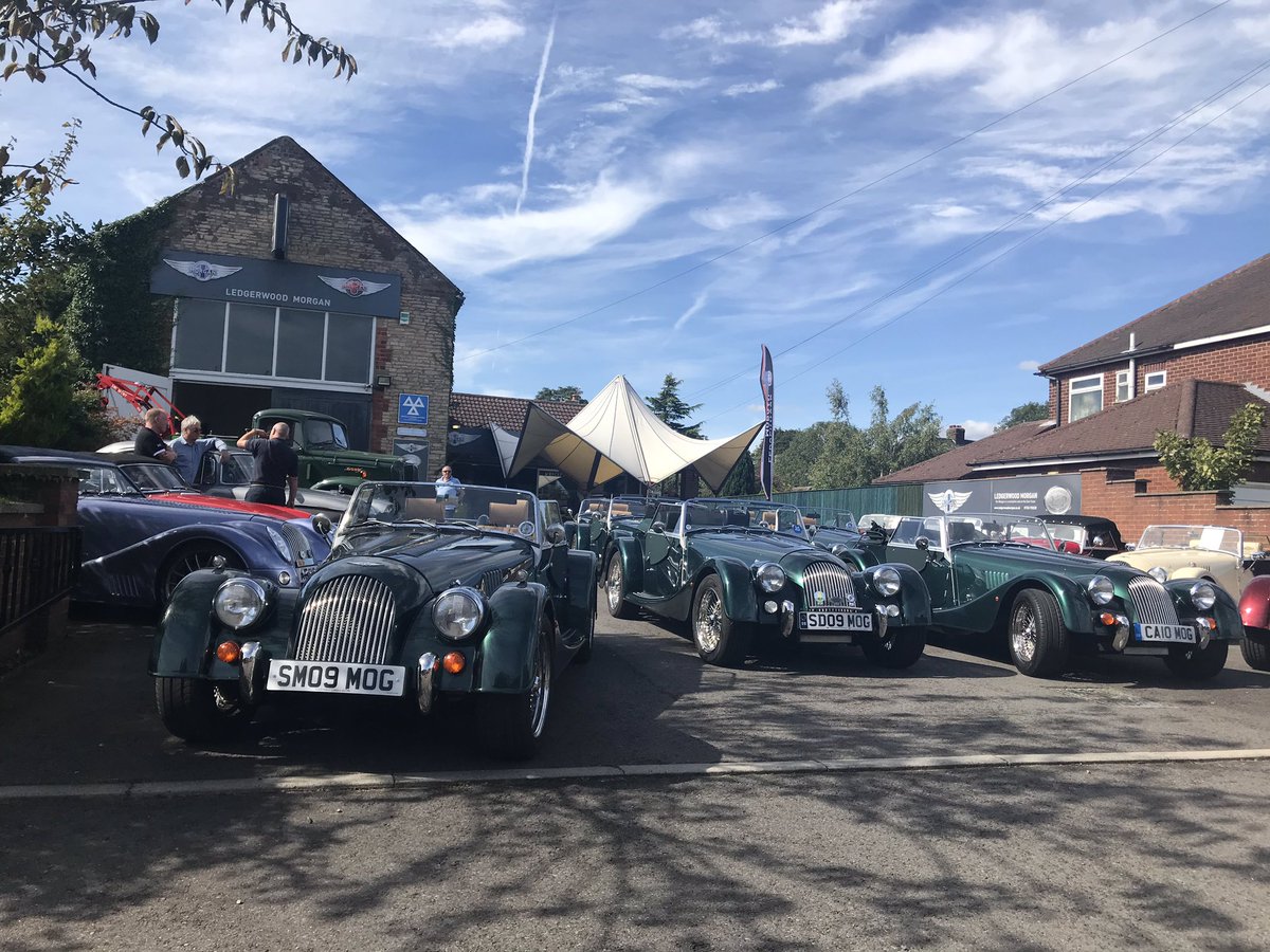 Mrsathe3rd's tweet photo. @BlenheimMorgans @morganmotor 14 R100s on their way north for our Tour   De Yorkshire. Thanks to Ledgerwood Morgans for a lovely start to our weekend and looking after all of us so well! #morganadventure https://t.co/C9OCw8AN2I