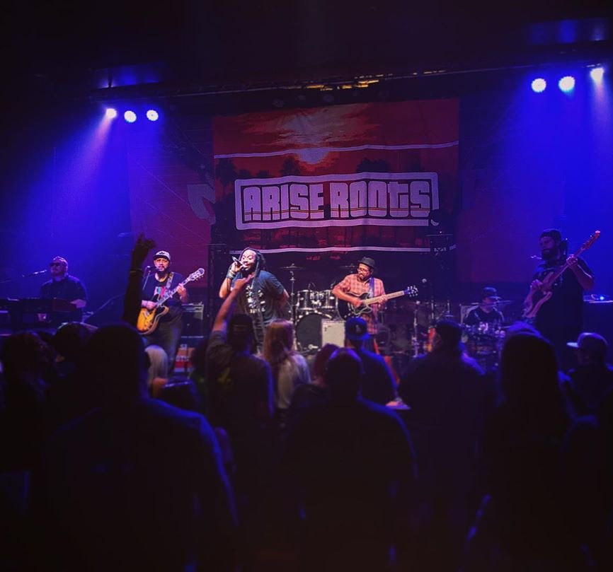ariseroots's tweet photo. Thank you Lawrence, Kansas! On to Omaha, Nebraska. Catch us at the @TheWaitingRoom tonight with @themovementvibe & @rohempelmusic! We hit the stage at 9:15!
📸: @the_c_in_connor
#ariseroots #waysoftheworldtour https://t.co/cqHI1cEhbO