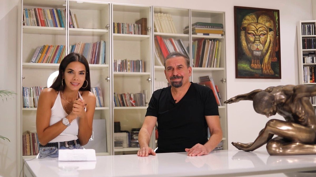 selenyakici's tweet photo. Anadolu Ateşi Genel Sanat Yönetmeni Sayın Mustafa Erdoğan ile olan röportajımız Pazartesi @YEGETV de
#mustafaerdogan
#yemekgelir
#yegetv https://t.co/5xACWPiiZ8