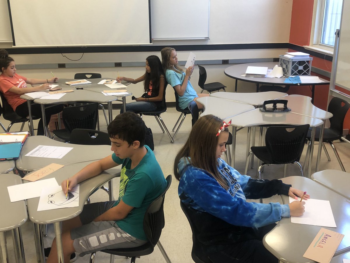 AVID9 is practicing their communication and collaboration skills through “blind drawing team building” <a href="/CLCAVID/">Crystal Lake Central AVID</a> <a href="/AVID4College/">AVID</a> #WICOR #WICOReveryday
