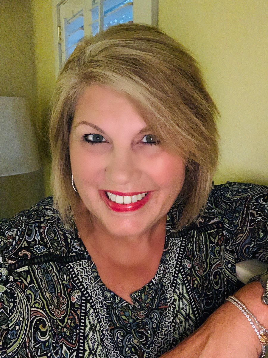 jenrobinson09's tweet photo. Smiles are contagious. Share one today... it just might make someoneβs day! #smile #turnthatfrownupsidedown #fridaysareforsmiling #imsmilingareyousmiling #letsgetthisdaystarted #rollingintofridaythe13thwithjustalittlebitofspunk https://t.co/AoQf81hU2s