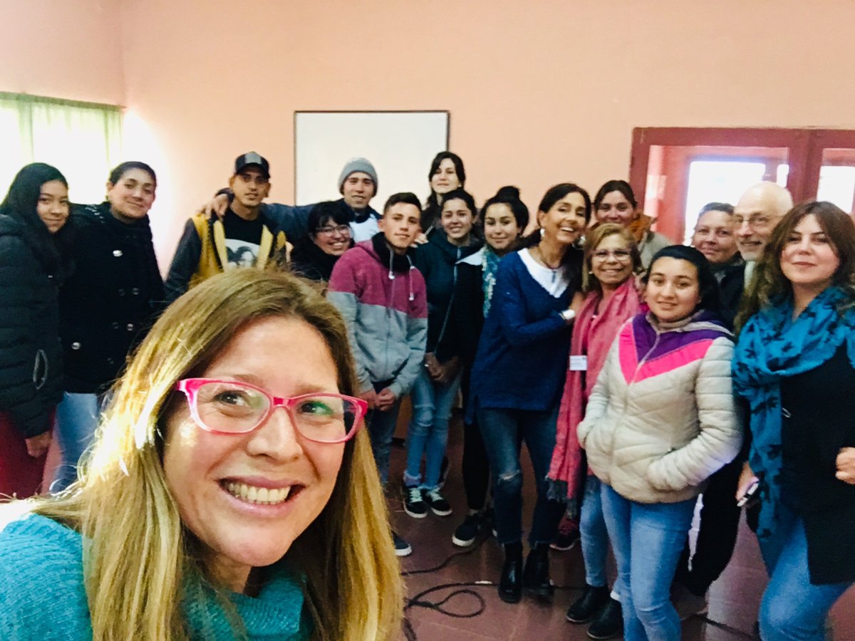 CDRCba's tweet photo. SENNAF
Técnicas del #CDRCba y #SENNAF realizaron una capacitación sobre Educación Sexual Integral a alumnos/as de varias escuelas de #Tulumba donde se trabajó: cuidar la salud, derechos y además la influencia y motivaciones que llevan a los jóvenes a utilizar las redes sociales. https://t.co/8Xvwhi97e0