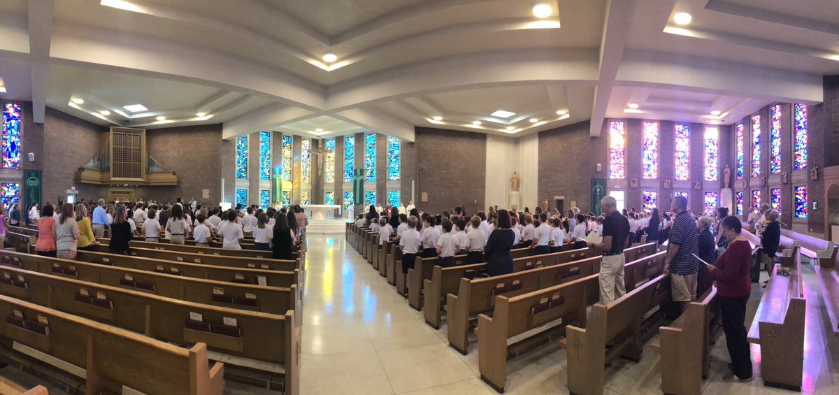 HolyCrossStl's tweet photo. Holy Cross Academy + All Academy Mass 
at Seven Holy Founders.
.
We cherish the days we can all be together as One Faith Family! #hca19 #hcaallacademymass https://t.co/Q12oEhceUe