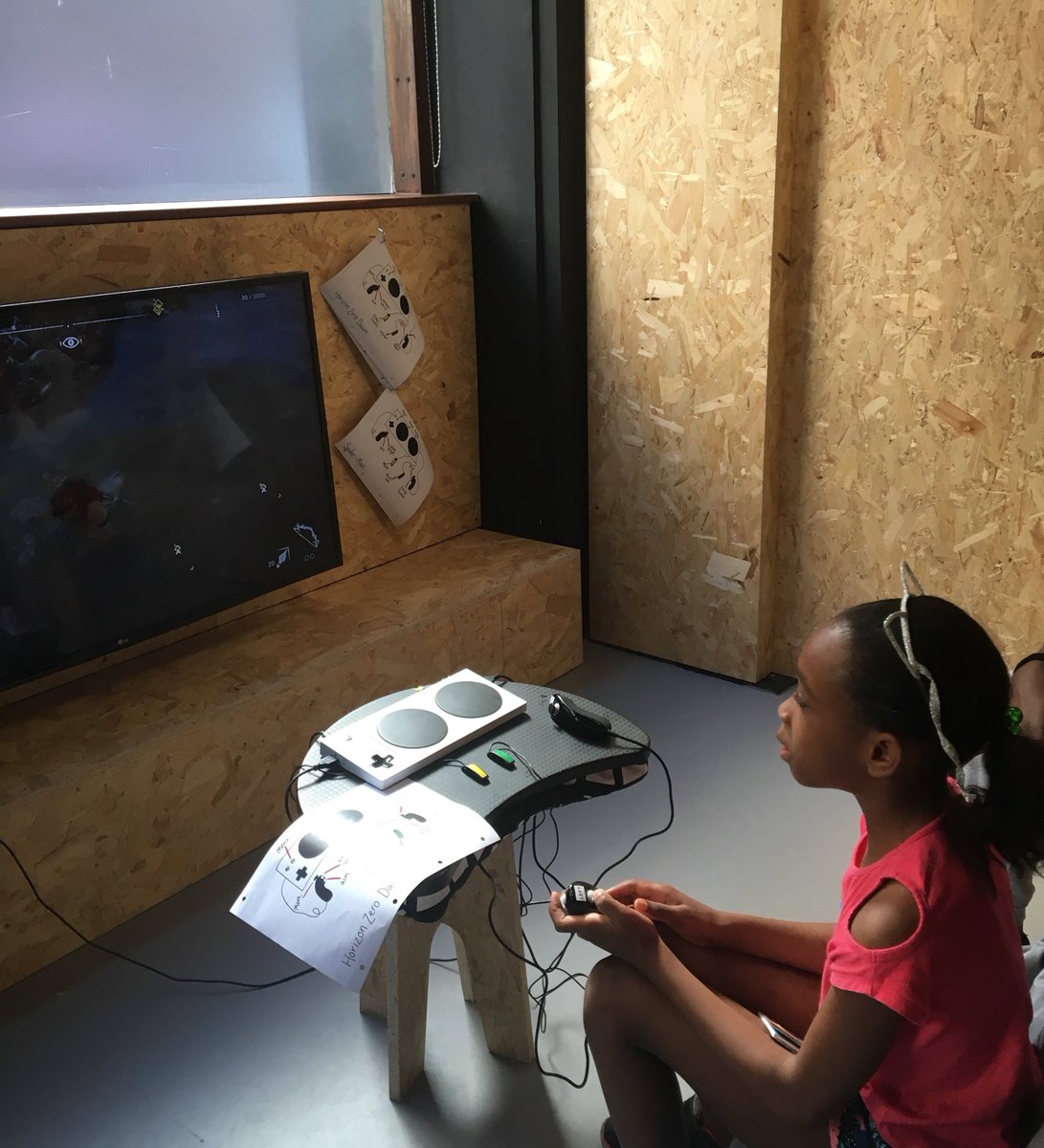 BOMlab's tweet photo. One of those teacher training days at school meant that Ayshea was free to check out our Hacked! Exhibition. She appeared to be quite happy about how her day had worked out :)
https://t.co/AXzZRYyJRx
#BOMlab #Wheneverybodyplaysweallwin https://t.co/5DsnIqeJoc