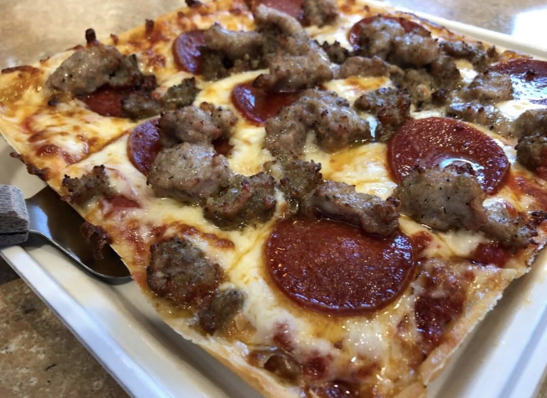 LedoPizza's tweet photo. ✨ #FridayFeeling GIVEAWAY ✨
WE ARE GIVING AWAY (1) 
$50 #LEDOPIZZA GIFT CARD! 

RETWEET AND FOLLOW TO BE ENTERED TO WIN! 
(1 winner picked randomly at 10pm on 9/13/19) https://t.co/PdqFkipt4n