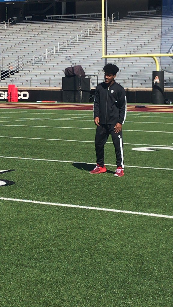 Black sweat suit for gameday vs Kansas...hashtag clean...Let’s go!!!