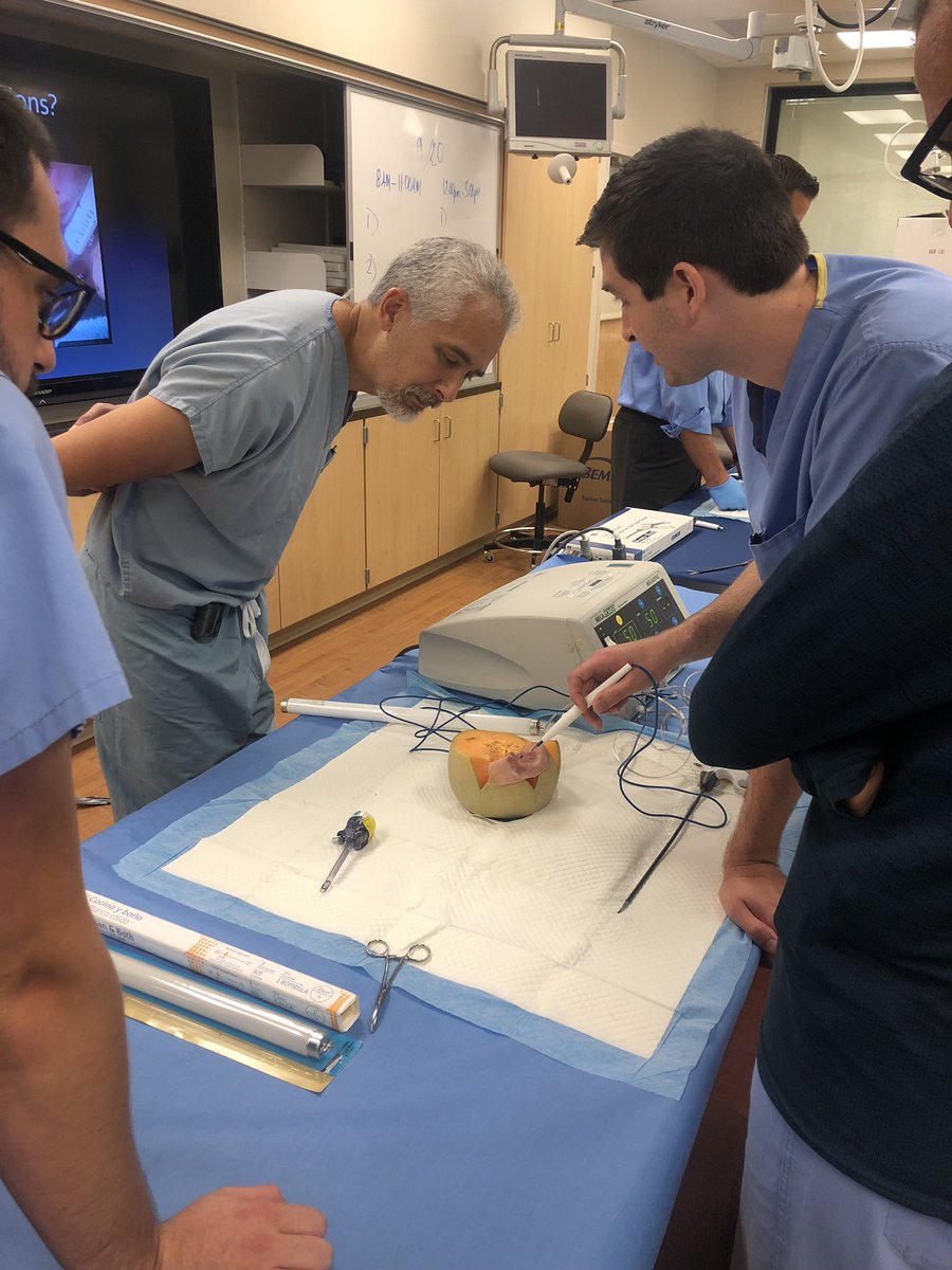 #iusurgery PGY 1s spent their #skillslabfriday today learning about the Fundamental Use of Surgical Energy (#FUSE). 

Knowing what types of energy &amp; how they are used is essential to adopting safe energy practices in the OR. 

#patientsafety 
#surged
#surgtwitter