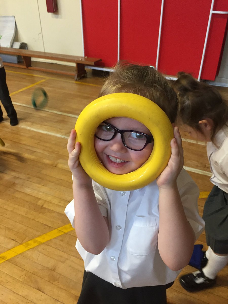 stserfsmissL's tweet image. @stserfs2_1 were having a fantastic time in P.E yesterday exploring all the ways of using quoits and beanbags. #coordinationandtiming #buildingconfidence #balanceandcontrol