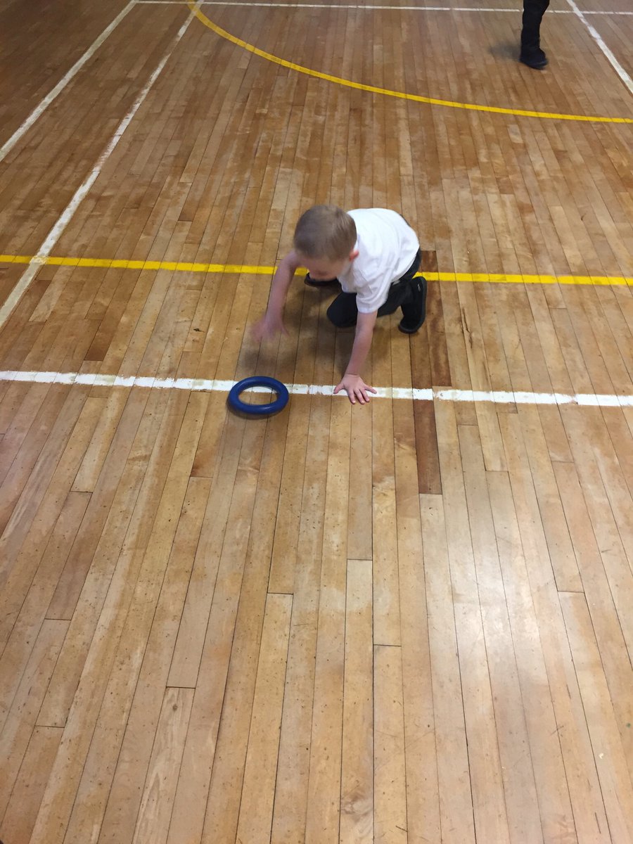 stserfsmissL's tweet image. @stserfs2_1 were having a fantastic time in P.E yesterday exploring all the ways of using quoits and beanbags. #coordinationandtiming #buildingconfidence #balanceandcontrol