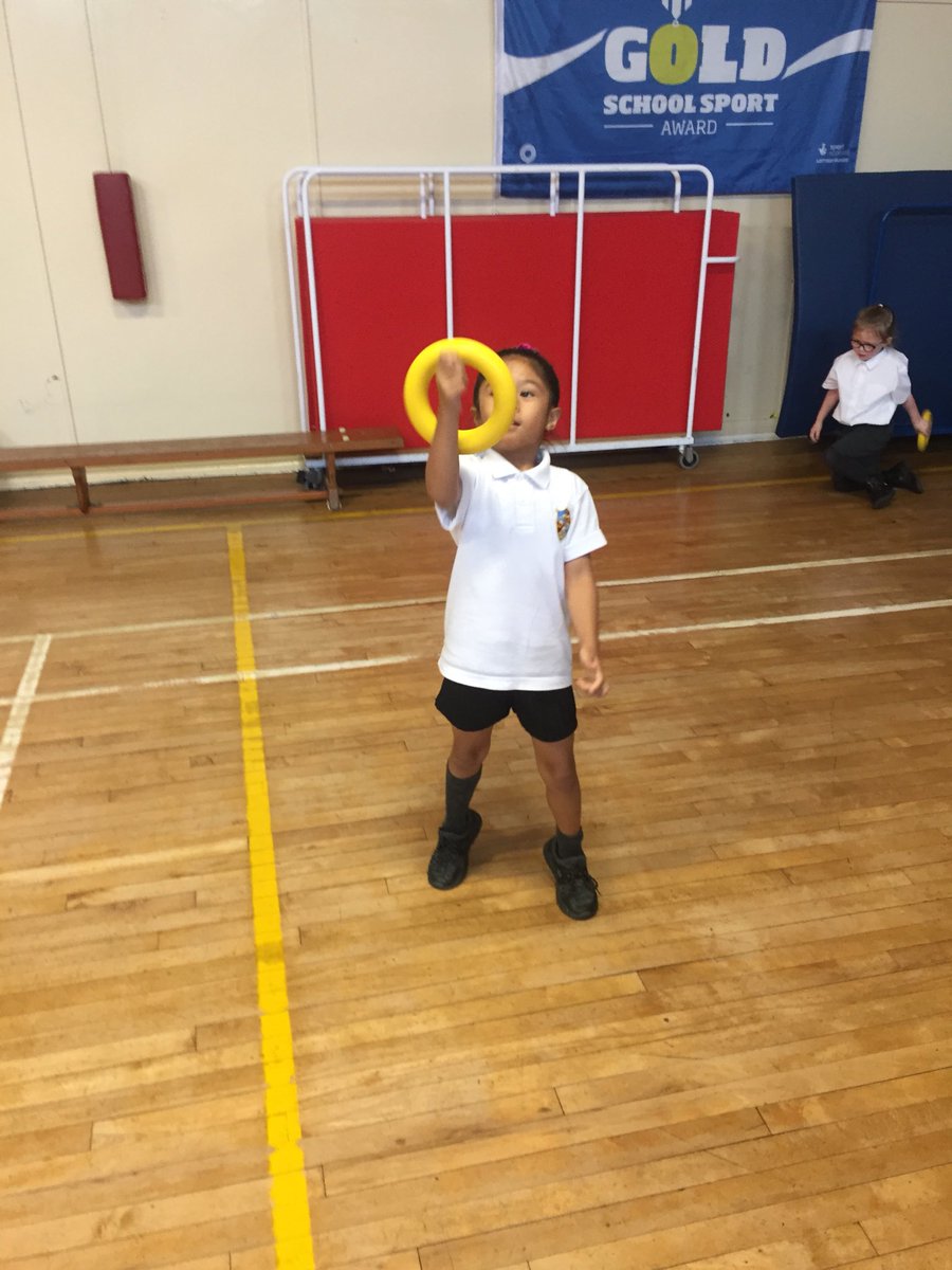 stserfsmissL's tweet image. @stserfs2_1 were having a fantastic time in P.E yesterday exploring all the ways of using quoits and beanbags. #coordinationandtiming #buildingconfidence #balanceandcontrol