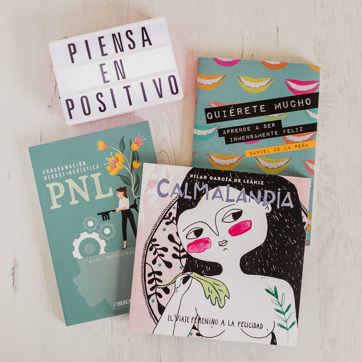 OberonLibros's tweet photo. ¡Feliz Día del Pensamiento Positivo! Hoy se celebra uno de los días más felices de año. 😊 Desde @OberonLibros no podemos escoger una fecha mejor para recomendar tres de nuestros libros para poner el modo positivo en 'ON': 'Calmalandia', 'Quiérete mucho' y nuestra novedad 'PNL'. https://t.co/A6CtthQdq1