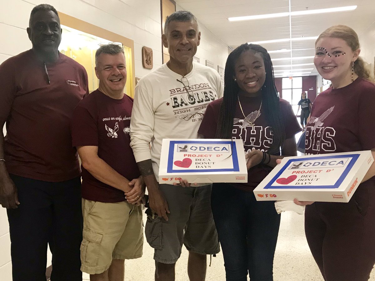 DauphBrandonAOF's tweet photo. Exciting Homecoming week - DECA is celebrating by showing appreciation to the World Language/Music and the PE/ROTC/Drivers Ed Departments for Brandon DECA’s Project D3(week3) @brandoneaglesd1  @BrandonHSEagles #FLORIDADECA #DECA #DECAHereWeGo #soaringtogreatness  #connectioniskey https://t.co/xFJZYPwHZF
