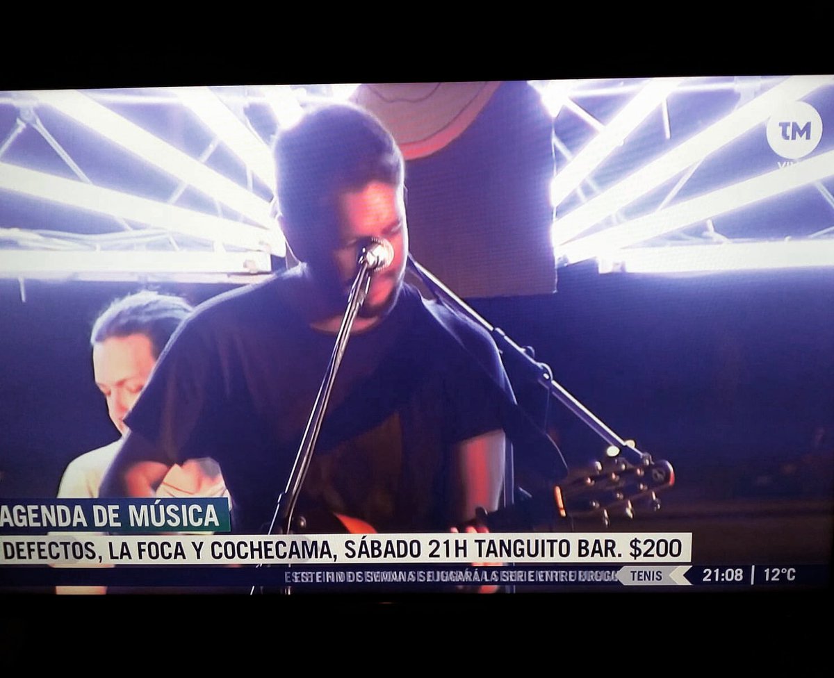 EmpecinadoF's tweet photo. Mañana tocan Los Defectos(?) (Empecinado Flores para les amigues) junto a @unafocaalnegro y Cochecama. Vayan a Tanguito Bar (Rodó y Frugoni) que va a estar buenardo. https://t.co/vWsTmU8OHL