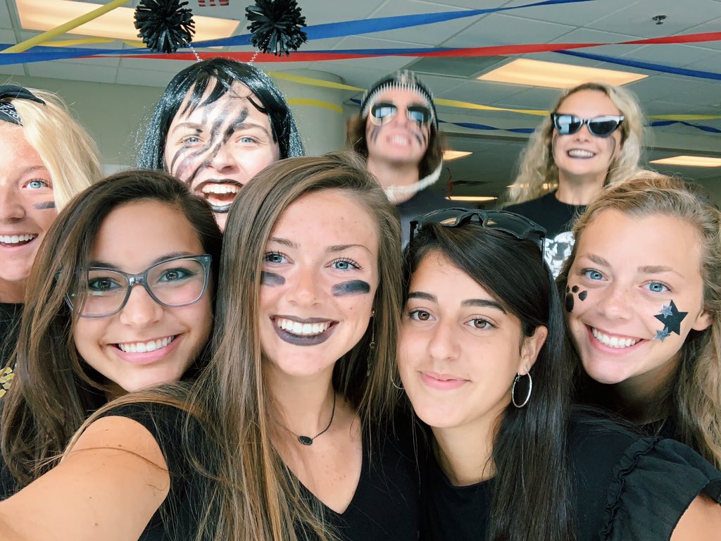 Mariaallred's tweet photo. i gotta feelin, that tonight’s gonna be a good night🤩 - black eyed peas #phshoco19 @WhatsUpSouth @SOUTH_STUCO https://t.co/3xLBT5A2iT