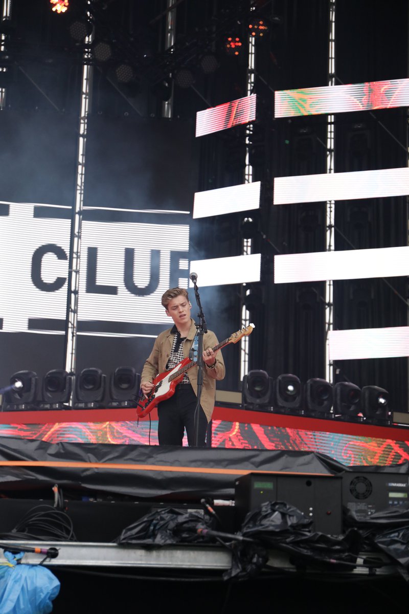 CocaCola_es's tweet photo. We want to start all over again with you @NewHopeClub! ❤️ Si empezamos así en el #CCME Stage, no queremos ni imaginar cómo vamos a terminar... 😍🙈 https://t.co/bAfdQPzdjR