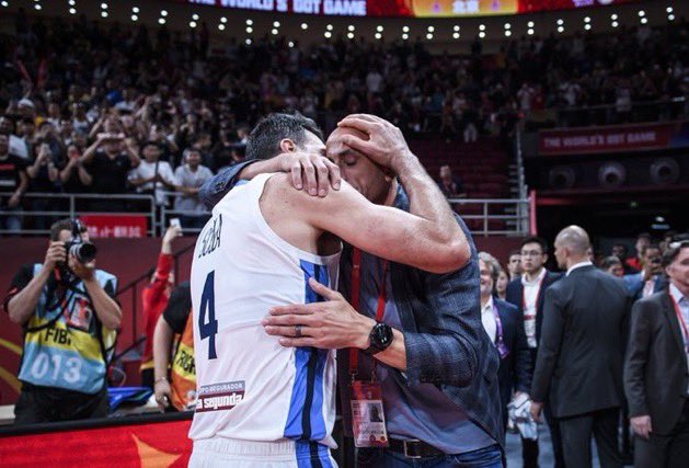 Historia viva. Leyenda vigente. Legado tangible. Equipo invaluable. El básquet como escuela. La camiseta, un modo de conducta. Una construcción constante. El talento, el corazón y la hermandad como bandera. Generación indistinta. Generación ETERNA.